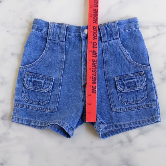 Girl's Denim Shorts with real pockets. - Picture 2 of 4